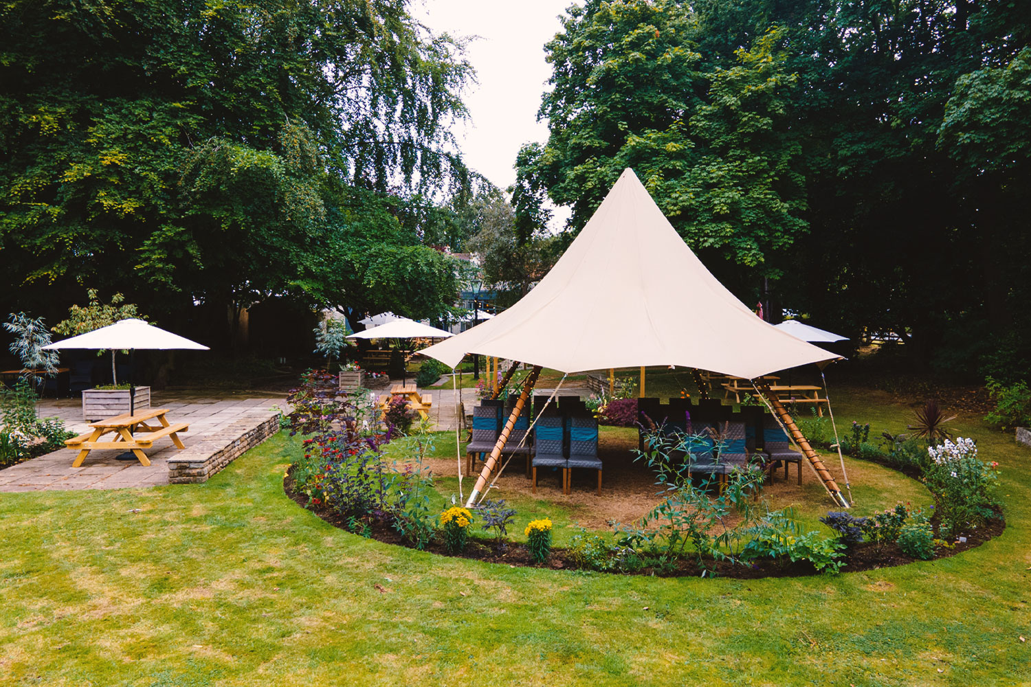 celebrate-tipi-outdoor-01